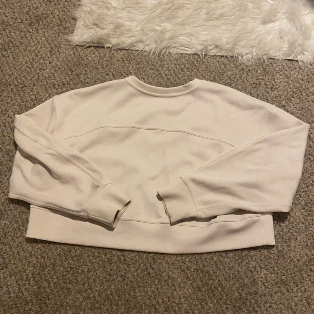 Lululemon NWT Cropped Crew